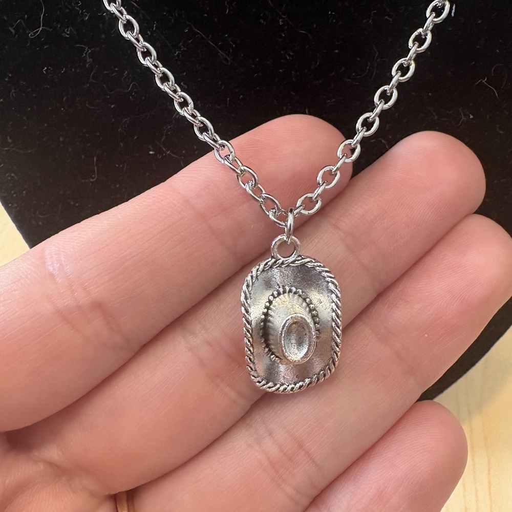 Hand Crafted Elegant Silver Cowboy Hat Necklace - Picture 2 of 3